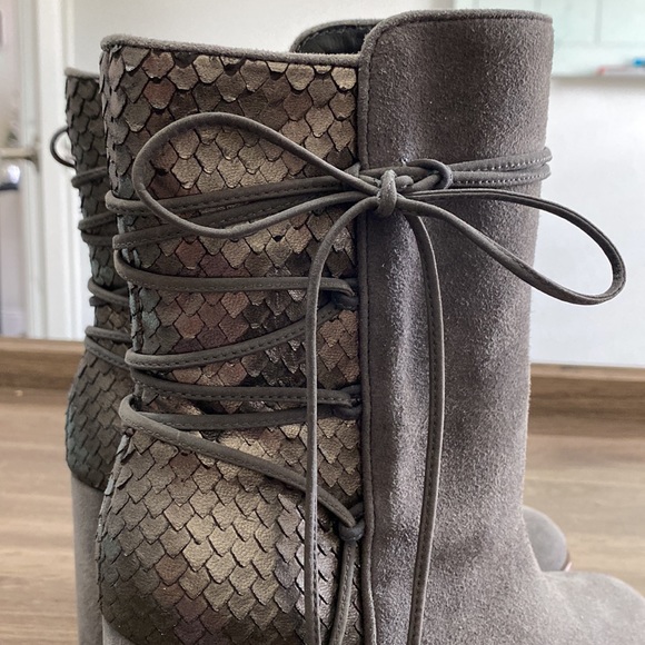 Johnston and Murphy gray suede snakeskin leather block boots - Picture 2 of 10